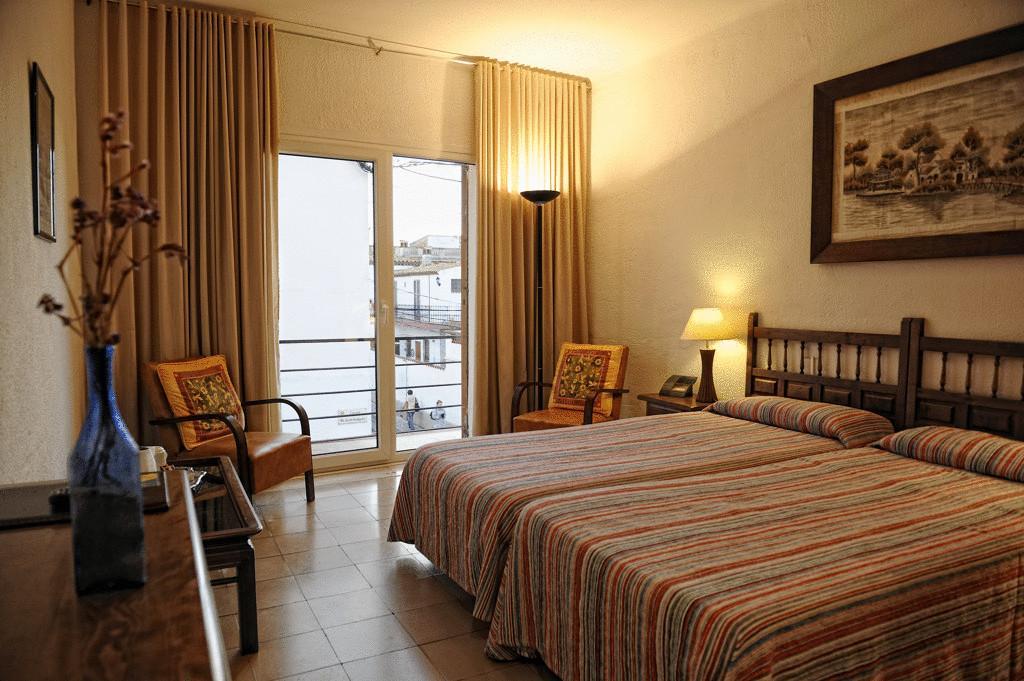 Hostal Residencia Catalina Palamós Chambre photo