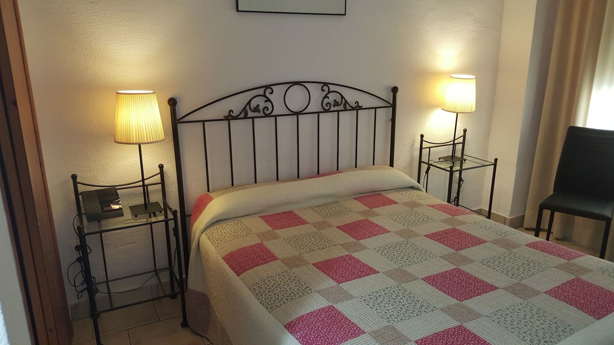 Hostal Residencia Catalina Palamós Extérieur photo