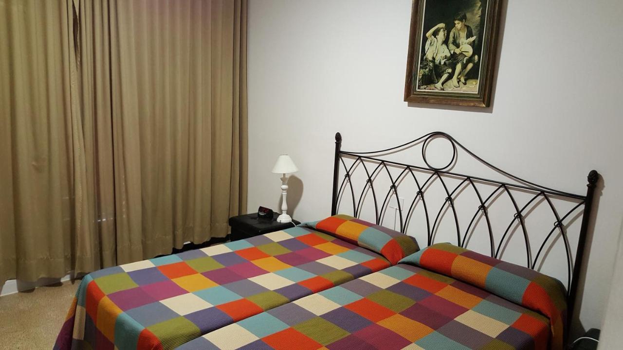 Hostal Residencia Catalina Palamós Extérieur photo