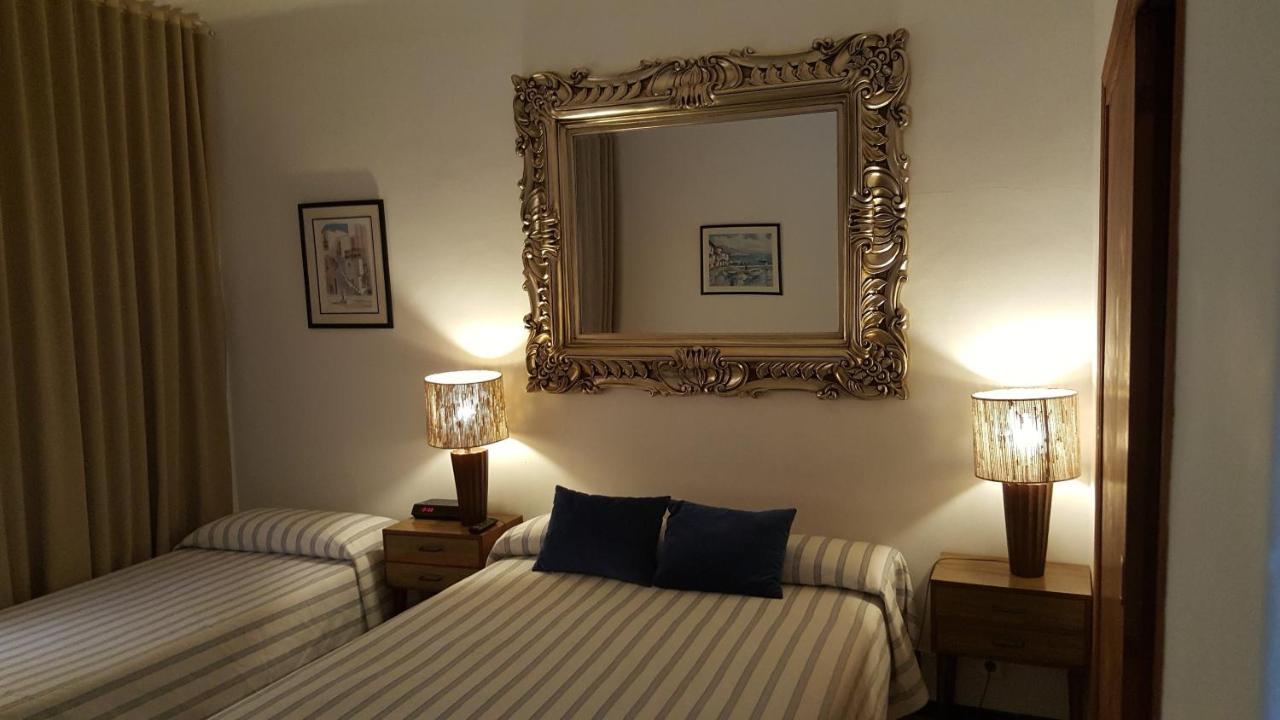 Hostal Residencia Catalina Palamós Extérieur photo